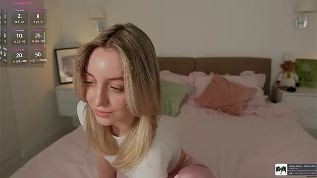 Snapshot of SophieBelll chatting on 02.10.26 SophieBelll online show from 02.10.26