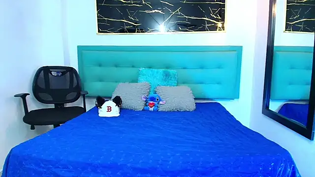 Snapshot of Lovers_21 chatting on 10.12.25 Lovers 21 online show from 10.12.25