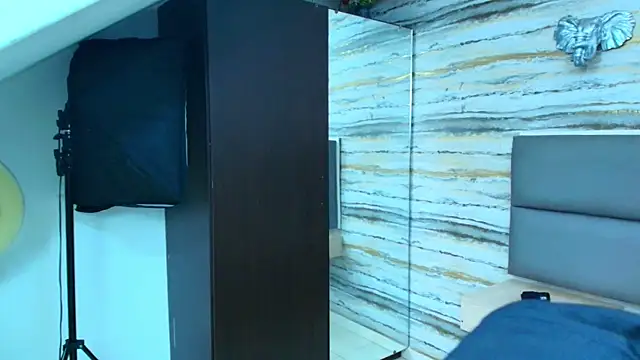 Snapshot of Lovers_21 chatting on 11.08.25 Lovers 21 online show from 11.08.25