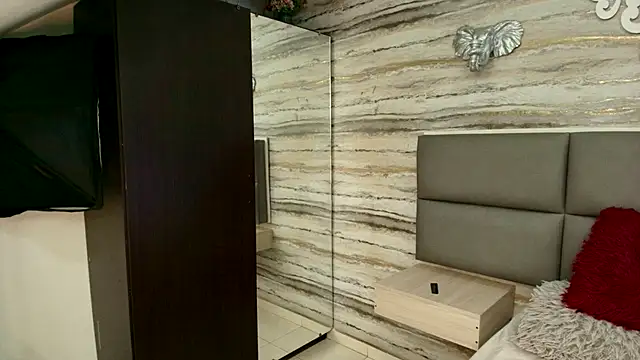 Snapshot of Lovers_21 chatting on 11.11.25 Lovers 21 online show from 11.11.25