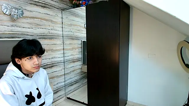 Snapshot of Lovers_21 chatting on 11.25.25 Lovers 21 online show from 11.25.25