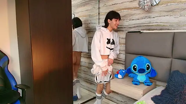 Lovers 21 online show from 12.05.25