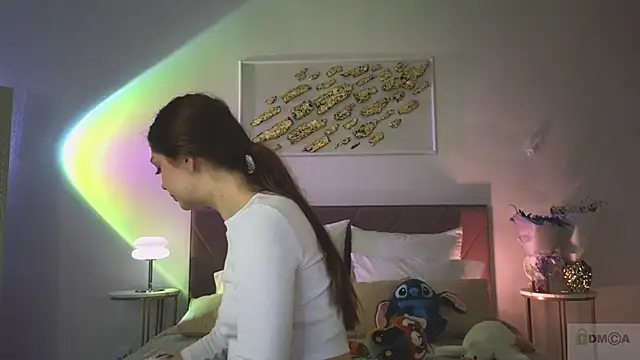 Nicole Broown  online show from 11.26.25