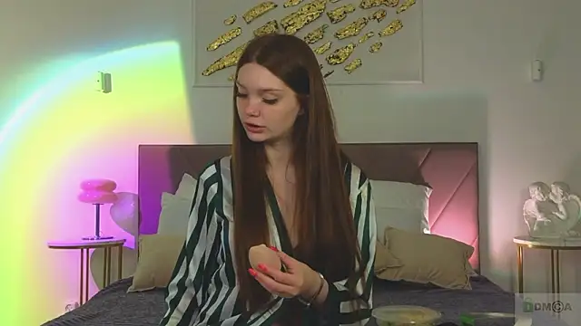 Nicole Broown  online show from 02.12.26