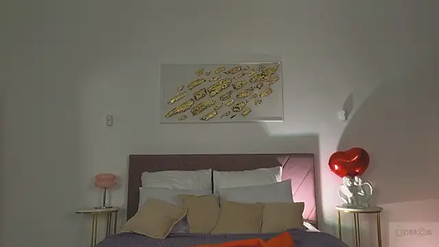 Nicole Broown  online show from 02.22.26