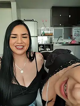 Snapshot of sasha_amy1 chatting on 10.15.25 sasha amy1 online show from 10.15.25