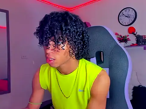 Snapshot of xion_ez chatting on 09.28.25 xion ez online show from 09.28.25