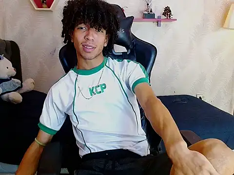 Snapshot of xion_ez chatting on 10.11.25 xion ez online show from 10.11.25