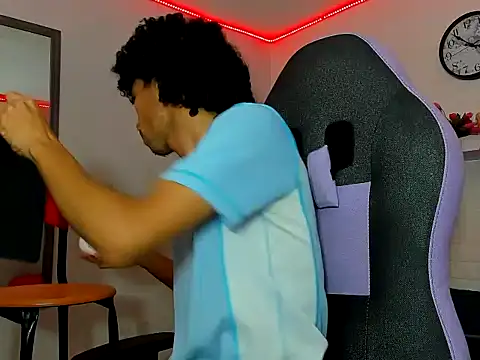 Snapshot of xion_ez chatting on 10.15.25 xion ez online show from 10.15.25