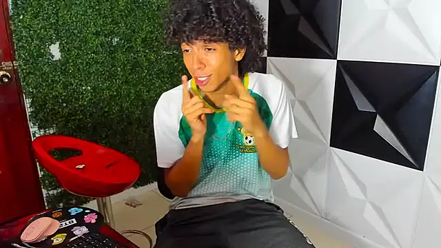 Snapshot of xion_ez chatting on 10.22.25 xion ez online show from 10.22.25