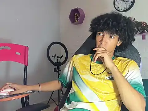 Snapshot of xion_ez chatting on 10.24.25 xion ez online show from 10.24.25