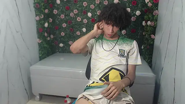 Snapshot of xion_ez chatting on 10.31.25 xion ez online show from 10.31.25