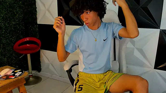 Snapshot of xion_ez chatting on 11.28.25 xion ez online show from 11.28.25