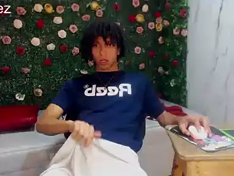 Snapshot of xion_ez chatting on 07.14.26 xion ez online show from 07.14.26