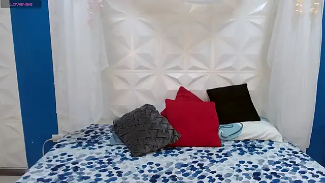 adisson petite1 online show from 12.04.25