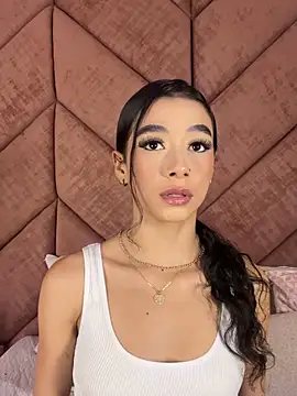 Snapshot of ChloeRosses chatting on 02.03.26 ChloeRosses online show from 02.03.26