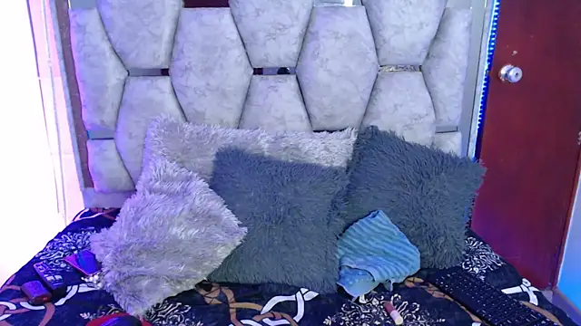 AnalyMilles online show from 12.04.25