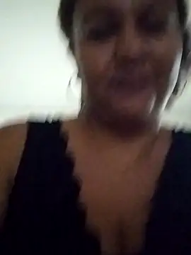 MEYBELLATINA online show from 11.22.25