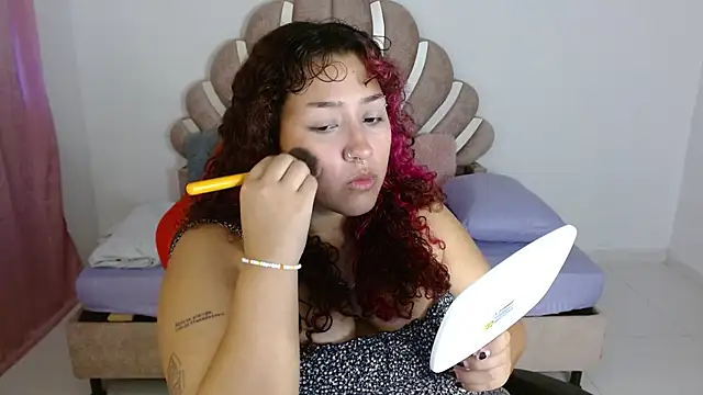 BlueeVelvet online show from 10.04.25