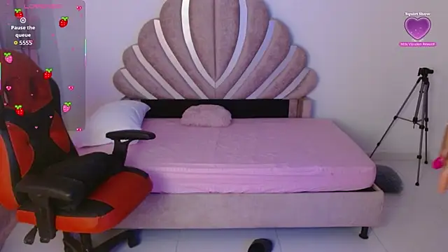 BlueeVelvet online show from 10.27.25