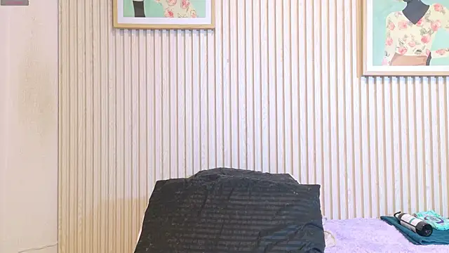 Abrilmirren online show from 04.17.26