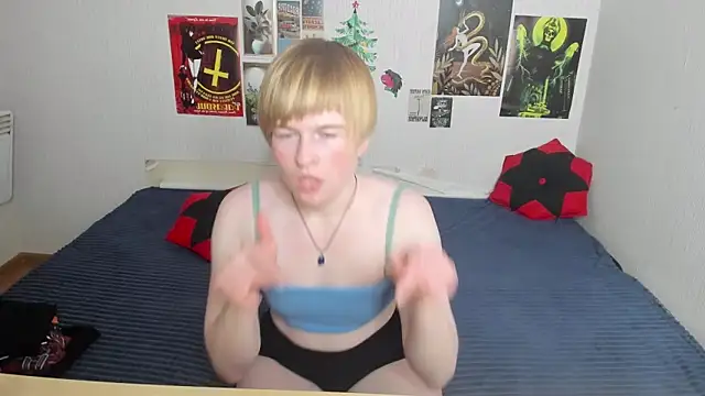 Cattie w  online show from 04.18.26