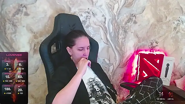 Irwi Tomboy online show from 04.28.26