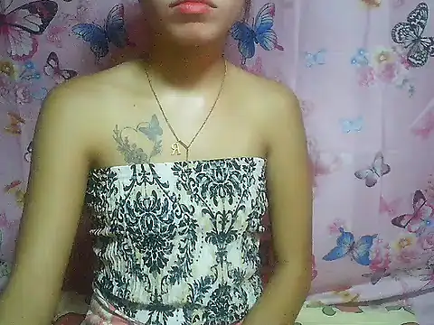 Snapshot of SweetPussie18x chatting on 11.10.25 SweetPussie18x online show from 11.10.25