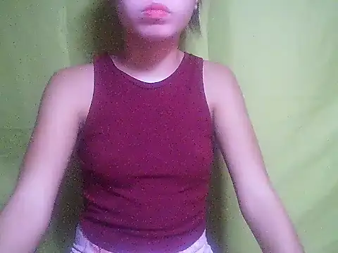 Snapshot of SweetPussie18x chatting on 11.17.25 SweetPussie18x online show from 11.17.25