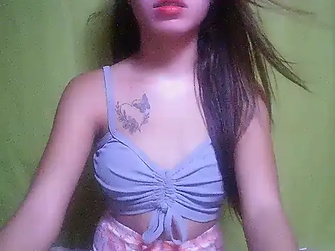 Snapshot of SweetPussie18x chatting on 11.26.25 SweetPussie18x online show from 11.26.25