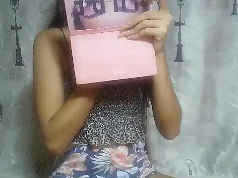 Snapshot of SweetPussie18x chatting on 12.22.25 SweetPussie18x online show from 12.22.25