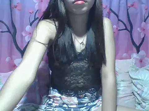 Snapshot of SweetPussie18x chatting on 03.04.26 SweetPussie18x online show from 03.04.26