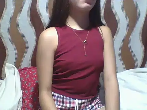 Snapshot of SweetPussie18x chatting on 03.13.26 SweetPussie18x online show from 03.13.26