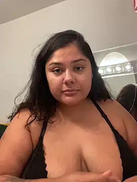 Snapshot of pmonie chatting on 10.13.25 pmonie online show from 10.13.25