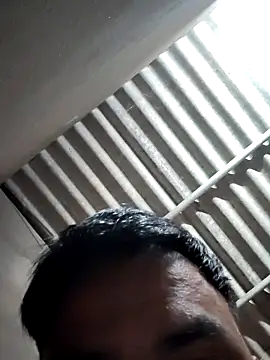 Snapshot of desiyouth94 chatting on 10.28.25 desiyouth94 online show from 10.28.25