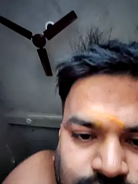 Snapshot of desiyouth94 chatting on 10.31.25 desiyouth94 online show from 10.31.25