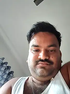 Snapshot of desiyouth94 chatting on 11.11.25 desiyouth94 online show from 11.11.25