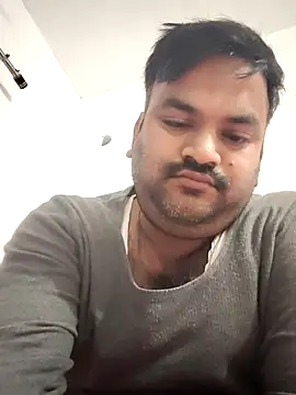 Snapshot of desiyouth94 chatting on 11.21.25 desiyouth94 online show from 11.21.25