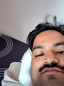 Snapshot of desiyouth94 chatting on 11.23.25 desiyouth94 online show from 11.23.25