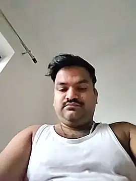 Snapshot of desiyouth94 chatting on 11.24.25 desiyouth94 online show from 11.24.25