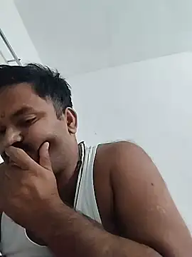 Snapshot of desiyouth94 chatting on 11.25.25 desiyouth94 online show from 11.25.25