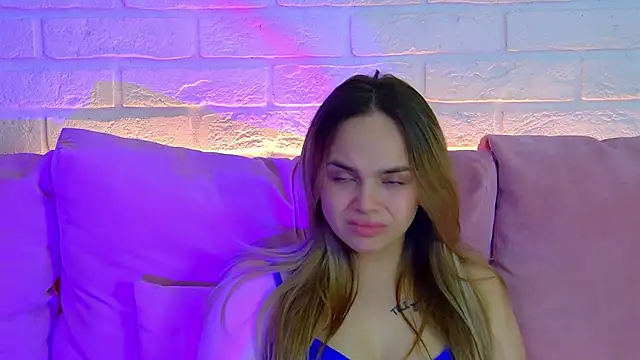 Snapshot of AnitaVenture chatting on 10.04.25 AnitaVenture online show from 10.04.25