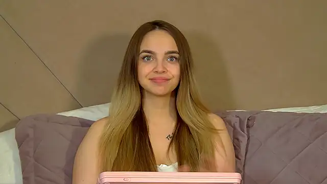 Snapshot of AnitaVenture chatting on 06.18.26 AnitaVenture online show from 06.18.26