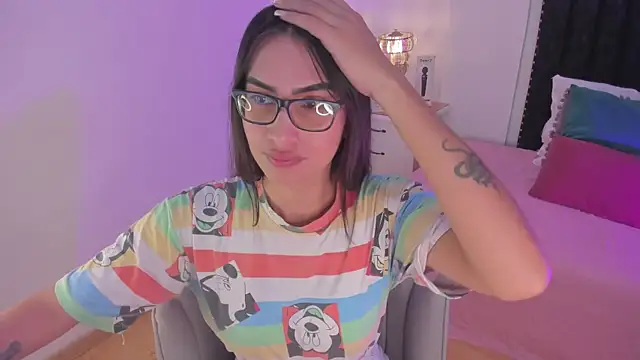 Snapshot of cherrylady_02 chatting on 10.02.25 cherrylady 02 online show from 10.02.25