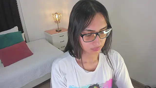 Snapshot of cherrylady_02 chatting on 10.19.25 cherrylady 02 online show from 10.19.25