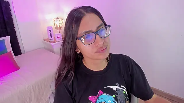 Snapshot of cherrylady_02 chatting on 11.07.25 cherrylady 02 online show from 11.07.25