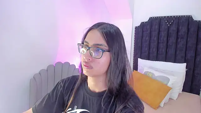 Snapshot of cherrylady_02 chatting on 01.08.26 cherrylady 02 online show from 01.08.26