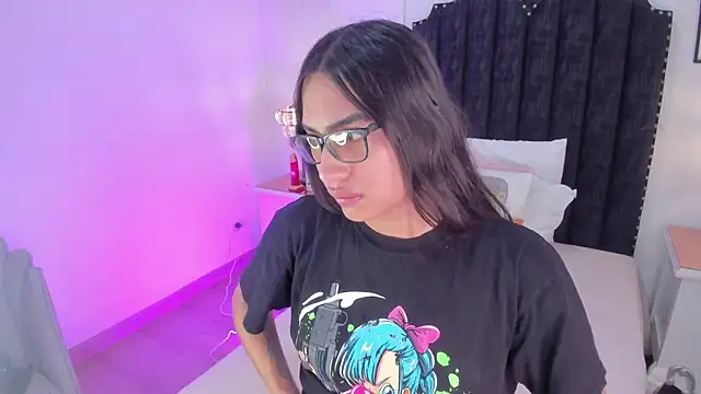 Snapshot of cherrylady_02 chatting on 01.11.26 cherrylady 02 online show from 01.11.26