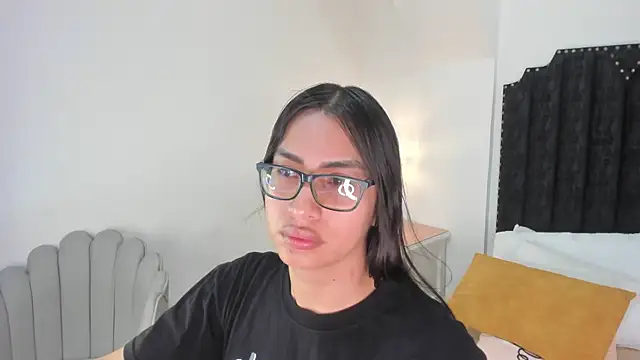 Snapshot of cherrylady_02 chatting on 01.15.26 cherrylady 02 online show from 01.15.26