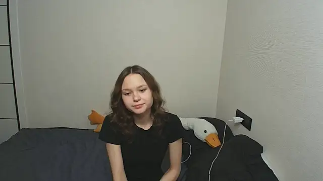 Snapshot of CandyPiggy chatting on 10.16.25 CandyPiggy online show from 10.16.25